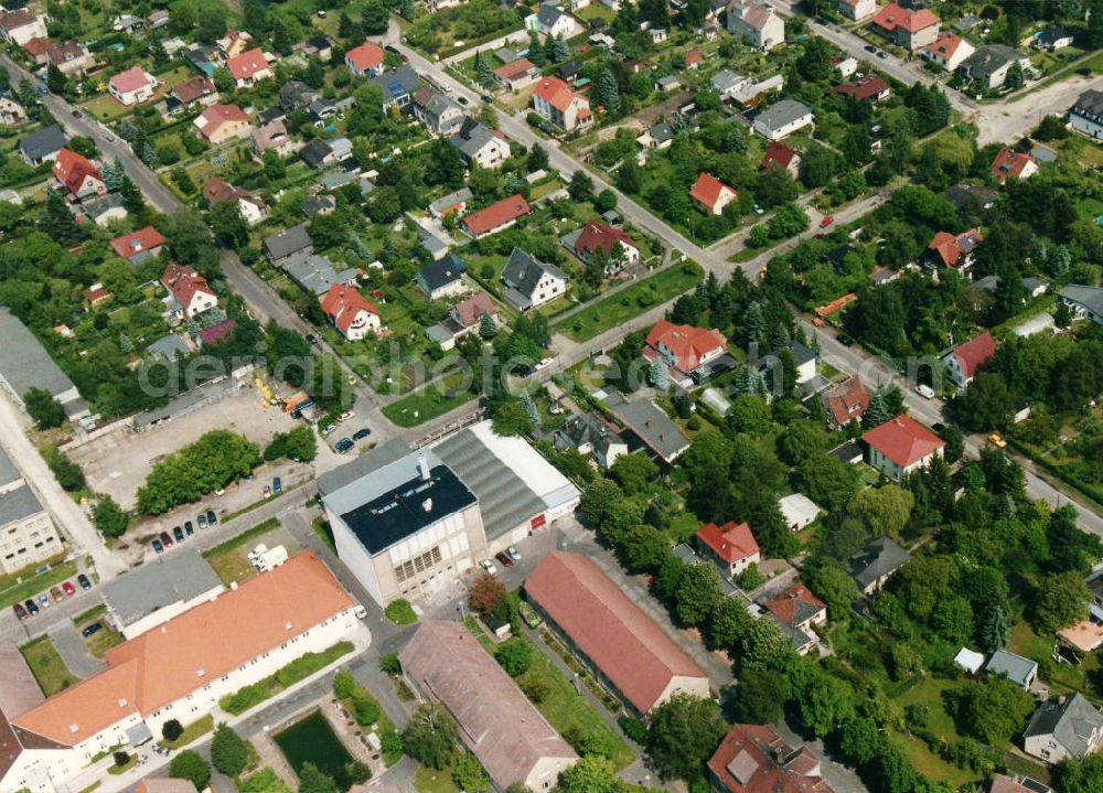 Aerial photograph Berlin - Kaulsdorf / Mahlsdorf - Blick auf das Wohngebiet am Münsterberger Weg - Hornsteiner Weg in Berlin-Kaulsdorf / Mahlsdorf. View of the residential area at the street Muensterberger Weg - Hornsteiner Weg in the district Kaulsdorf.