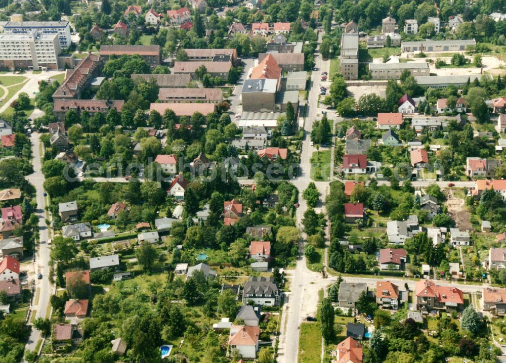 Berlin - Kaulsdorf / Mahlsdorf from the bird's eye view: Blick auf das Wohngebiet am Münsterberger Weg - Hornsteiner Weg in Berlin-Kaulsdorf / Mahlsdorf. View of the residential area at the street Muensterberger Weg - Hornsteiner Weg in the district Kaulsdorf.