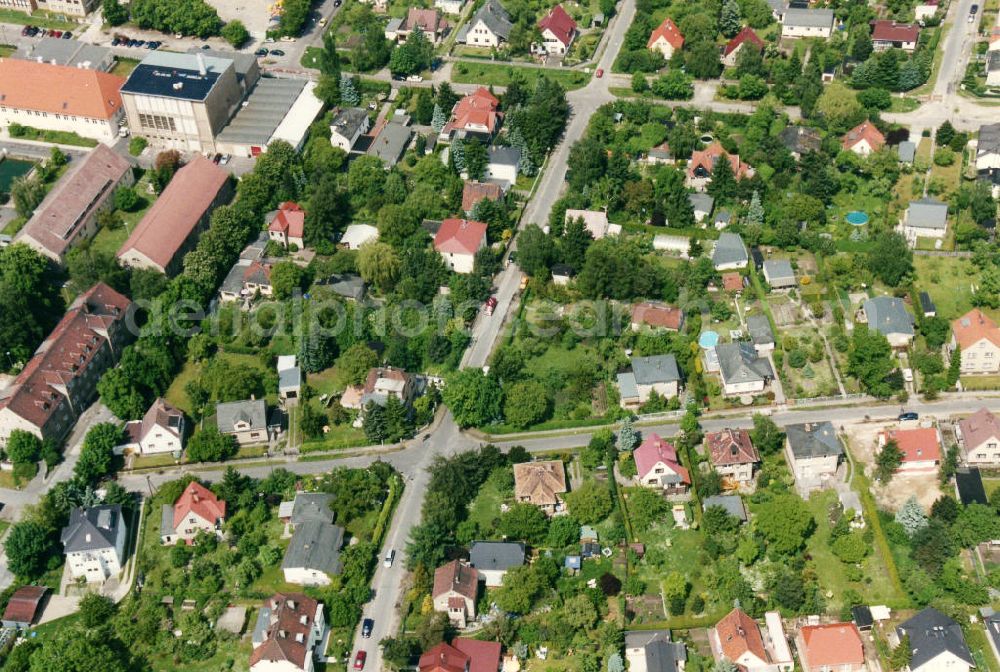 Aerial photograph Berlin - Kaulsdorf / Mahlsdorf - Blick auf das Wohngebiet am Finkenwalder Weg - Hornsteiner Weg in Berlin-Kaulsdorf Mahlsdorf. View of the residential area at the street Finkenwalder Weg - Hornsteiner Weg in the district Kaulsdorf.