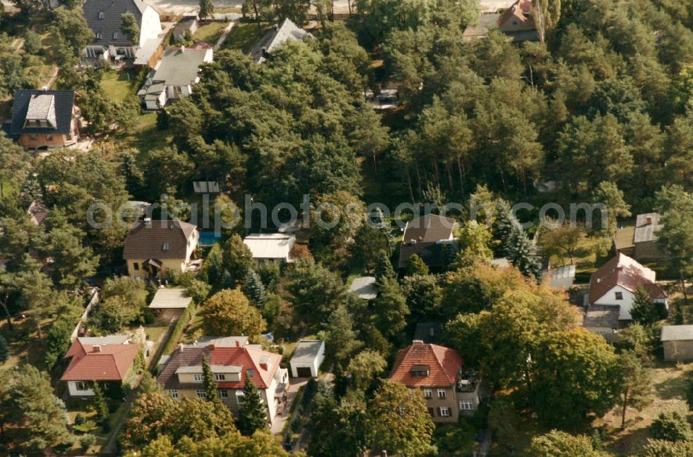 Aerial image Berlin-Mahlsdorf - Blick auf das Wohngebiet an der Pilgramer Straße / Hultschiner Damm in Berlin-Mahlsdorf. View of the residential area at thePilgramer Strasse on the corner Hultschiner Damm in the Berlin district Mahlsdorf.