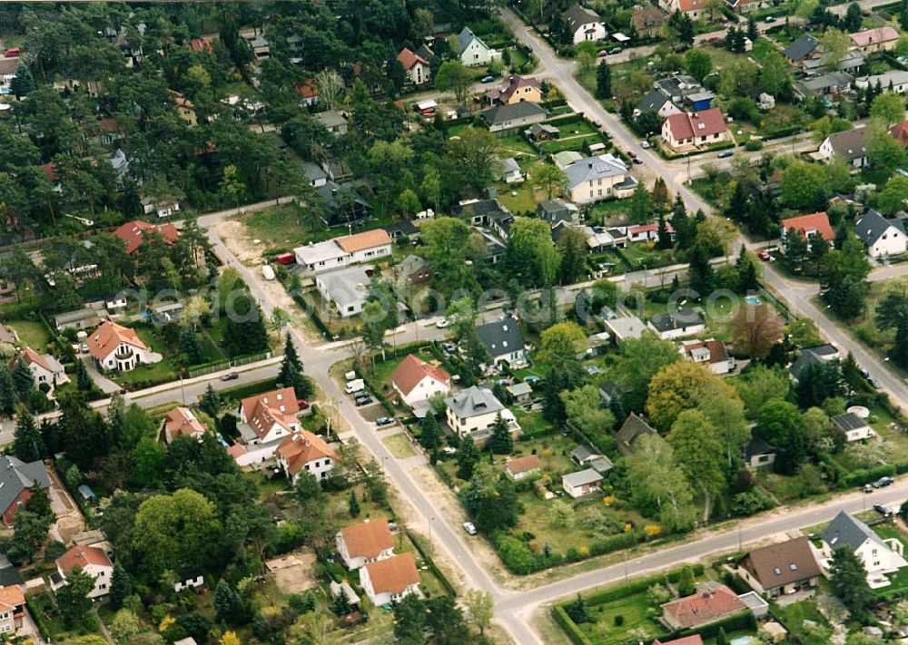 Aerial image Berlin - Mahlsdorf - Blick auf das Wohngebiet an der Summter Straße in Berlin-Mahlsdorf. View of the residential area at the Summter Strasse in Berlin-Mahlsdorf.