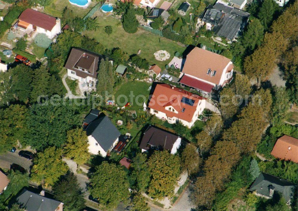 Aerial photograph Berlin-Mahlsdorf - Blick auf das Wohngebiet an der Melanchthanstraße - Burggrafenstraße in Berlin-Mahlsdorf. View of the residential area at the Melanchthanstrasse - Burggrafenstrasse in the Berlin district Mahlsdorf.