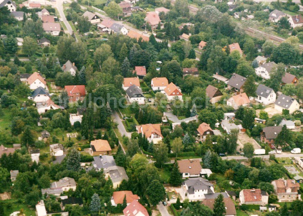 Aerial image Berlin-Mahlsdorf - Blick auf das Wohngebiet an der Verdistraße - Rubensstraße - Kaulbachstraße in Berlin-Mahlsdorf. View of the residential area at the street Verdistrasse - Rubensstrasse - Kaulbachstrasse in the district Mahlsdorf.