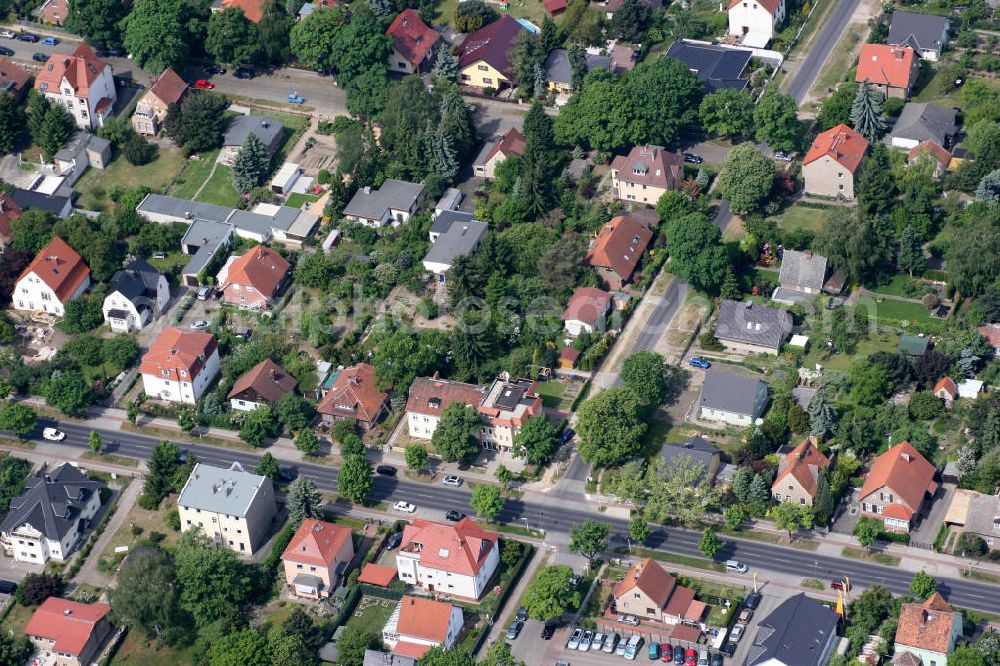 Aerial image Berlin Mahlsdorf - Blick auf das Wohngebiet an der Hönower Markgrafenstraße.