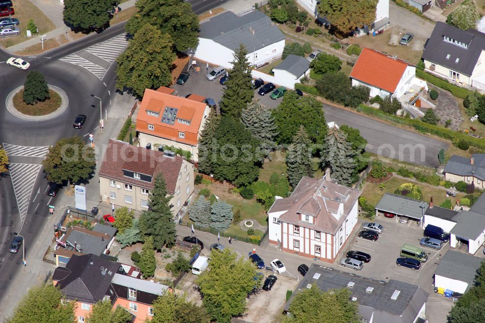 Aerial photograph Berlin Mahlsdorf - Blick auf das Wohngebiet an der Florastraße / Markgrafenstraße.