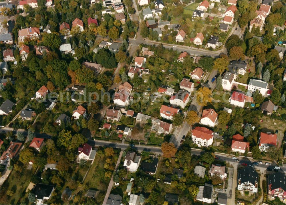 Berlin Mahlsdorf from the bird's eye view: Blick auf das Wohngebiet an der Hummelstraße , Landvogtstraße , Beethovenstraße und an der Pestalozzistraße.