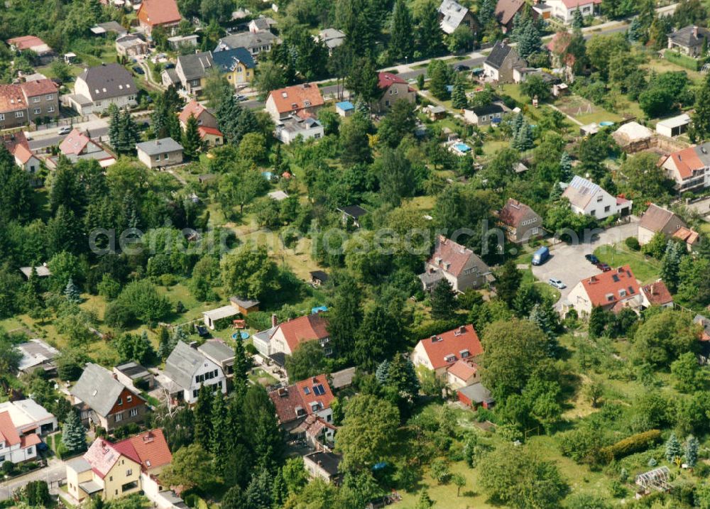 Aerial image Berlin-Mahlsdorf - Blick auf das Wohngebiet am Frettchenweg in Berlin-Mahlsdorf. View of the residential area at the street Frettchenweg in the district Mahlsdorf.