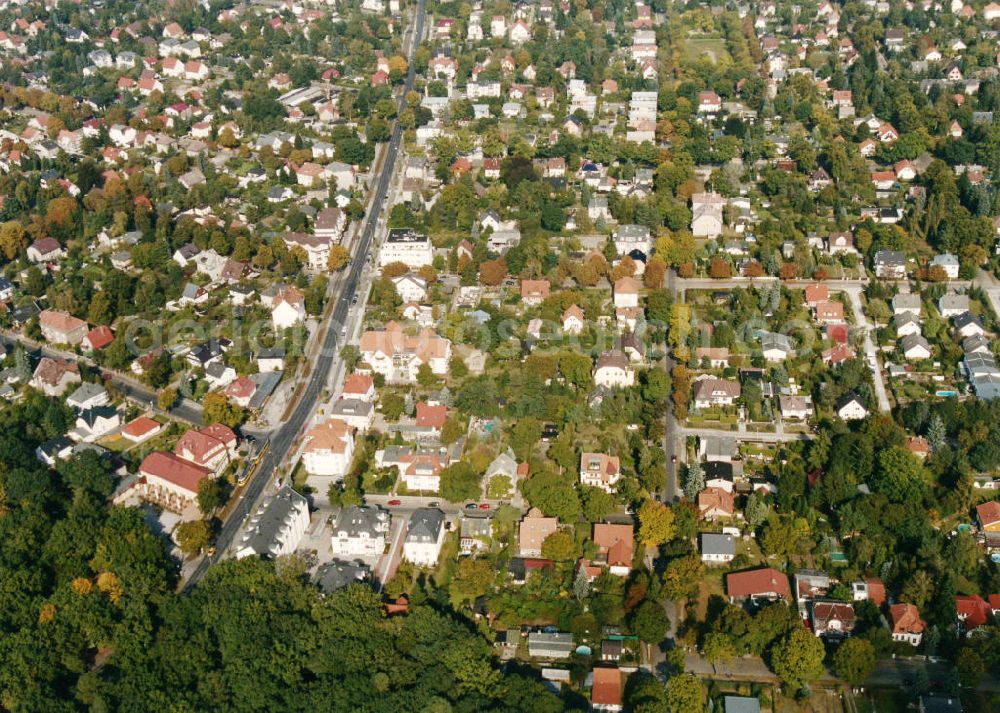 Aerial photograph Berlin-Mahlsdorf - Blick auf das Wohngebiet am Kohlisstraße - Seestraße - Hultschiner Damm - Willestraße - Kastanienallee in Berlin-Mahlsdorf. View of the residential area at the street Kohlisstrasse - Seestrasse - Hultschiner Damm - Willestrasse - Kastanienallee in the district Mahlsdorf.