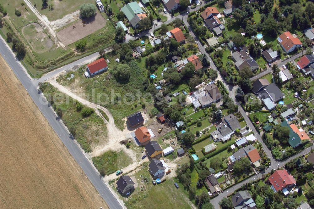 Aerial image Berlin - Blick auf das Einfamilienhaussiedlungen am Elsensee im Bereich der Elsenstraße / Am Barnim in 12623 Berlin - Mahlsdorf.