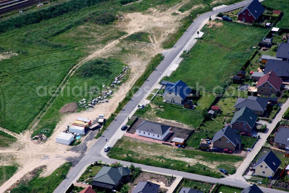 Aerial image Birkenstein - Blick auf das Einfamilienhaus - Neubauwohngebiet an der Löcknitztalstraße , Märkische , Ruppiner , Barnimer , Lausitzstraße , Spreewaldstraße , Schorfheiderstraße.