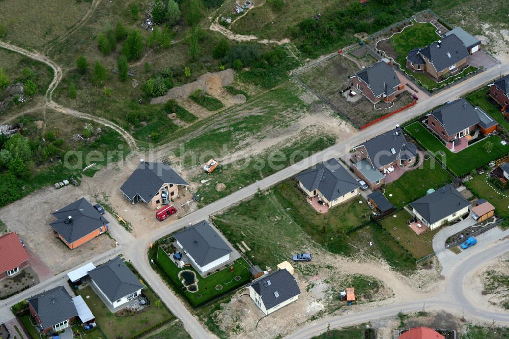 Birkenstrein from above - Blick auf das Einfamilienhaus - Neubauwohngebiet an der Löcknitztalstraße , Märkische , Ruppiner , Barnimer , Lausitzstraße , Spreewaldstraße , Schorfheiderstraße.