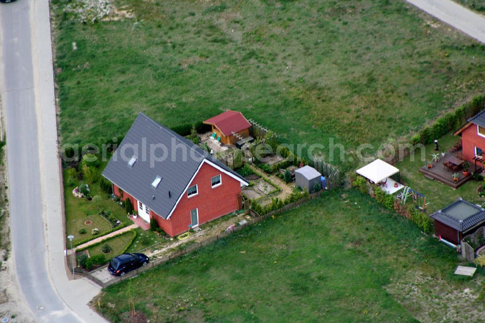 Aerial image Birkenstrein - Blick auf das Einfamilienhaus - Neubauwohngebiet an der Löcknitztalstraße , Märkische , Ruppiner , Barnimer , Lausitzstraße , Spreewaldstraße , Schorfheiderstraße.