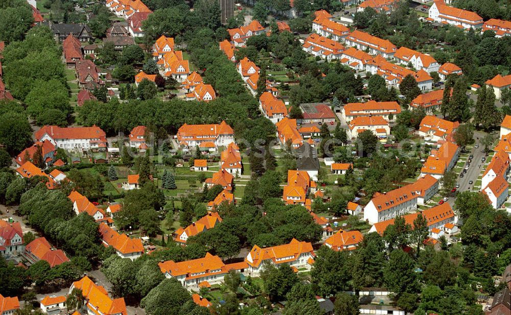 Aerial image Bottrop - Blick auf die Strasse Am Kaempchen und den Ulmenplatz.