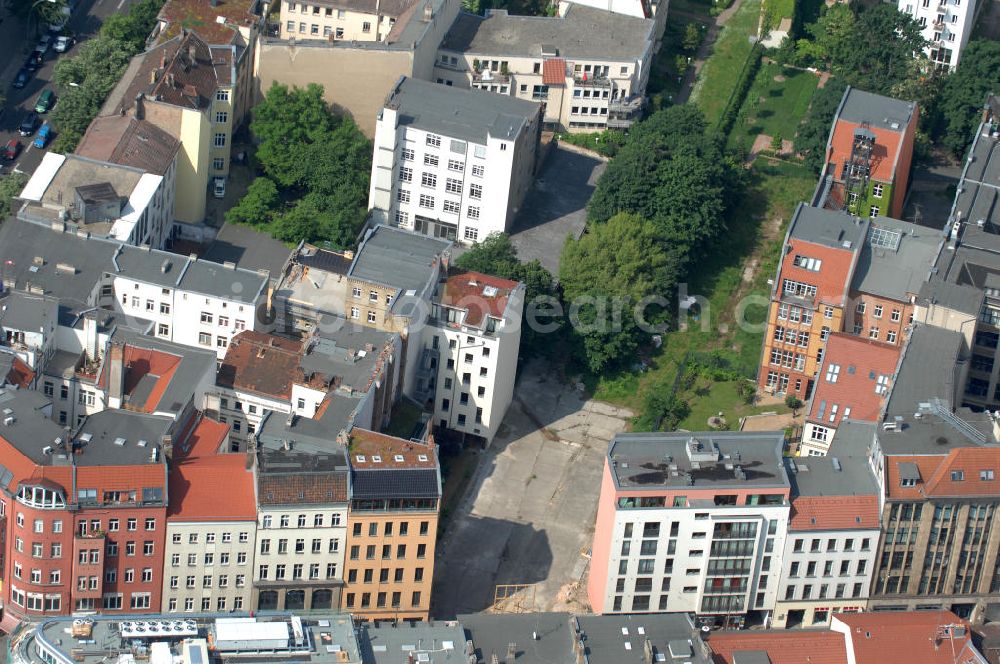 Aerial image Berlin - Blick auf das Areal an der Brunnenstrasse 194 in 10119 Berlin, einer Immobilie der PTS Holdings GmbH & Co.KG. View of the area at the Fountain Street 194 in 10119 Berlin, a property of PTS Holdings GmbH & Co. KG