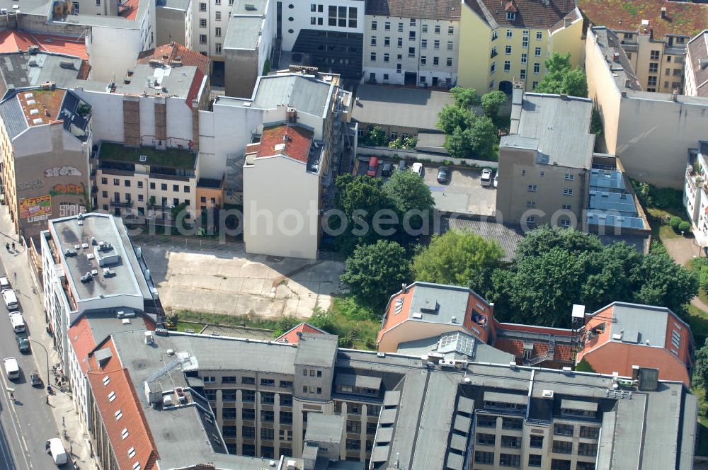 Aerial image Berlin - Blick auf das Areal an der Brunnenstrasse 194 in 10119 Berlin, einer Immobilie der PTS Holdings GmbH & Co.KG. View of the area at the Fountain Street 194 in 10119 Berlin, a property of PTS Holdings GmbH & Co. KG