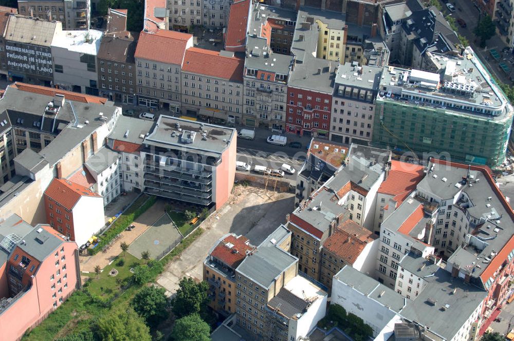 Aerial image Berlin - Blick auf das Areal an der Brunnenstrasse 194 in 10119 Berlin, einer Immobilie der PTS Holdings GmbH & Co.KG. View of the area at the Fountain Street 194 in 10119 Berlin, a property of PTS Holdings GmbH & Co. KG