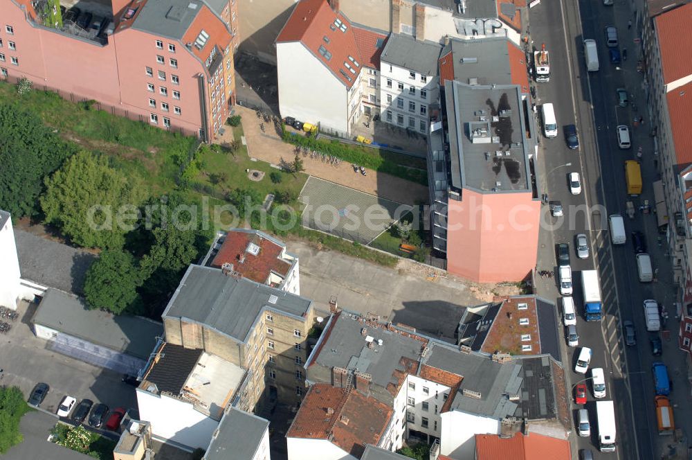 Aerial image Berlin - Blick auf das Areal an der Brunnenstrasse 194 in 10119 Berlin, einer Immobilie der PTS Holdings GmbH & Co.KG. View of the area at the Fountain Street 194 in 10119 Berlin, a property of PTS Holdings GmbH & Co. KG