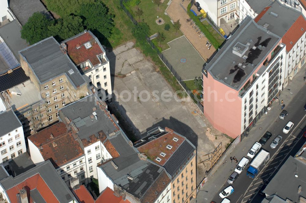 Berlin from above - Blick auf das Areal an der Brunnenstrasse 194 in 10119 Berlin, einer Immobilie der PTS Holdings GmbH & Co.KG. View of the area at the Fountain Street 194 in 10119 Berlin, a property of PTS Holdings GmbH & Co. KG