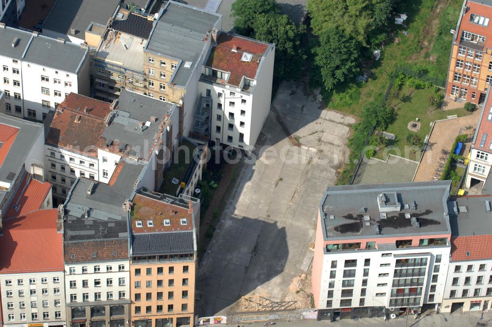 Aerial image Berlin - Blick auf das Areal an der Brunnenstrasse 194 in 10119 Berlin, einer Immobilie der PTS Holdings GmbH & Co.KG. View of the area at the Fountain Street 194 in 10119 Berlin, a property of PTS Holdings GmbH & Co. KG