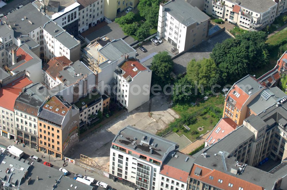 Berlin from above - Blick auf das Areal an der Brunnenstrasse 194 in 10119 Berlin, einer Immobilie der PTS Holdings GmbH & Co.KG. View of the area at the Fountain Street 194 in 10119 Berlin, a property of PTS Holdings GmbH & Co. KG