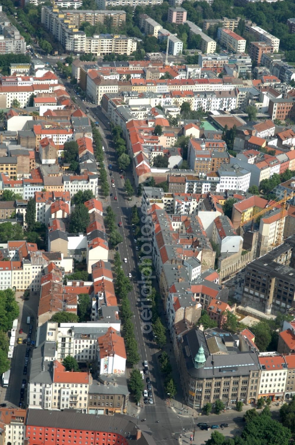 Berlin from above - Housing area on the Brunnenstrasse in the district Mitte of Berlin