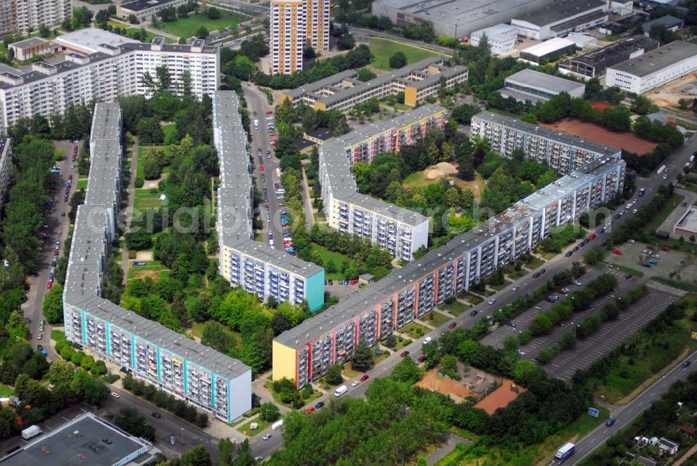 Aerial photograph Dresden - Blick auf das Wohneubaugebiet am Langer Weg in Dresden - Prohlis, einem Projekt der HSH N Immobilienmanagement GmbH