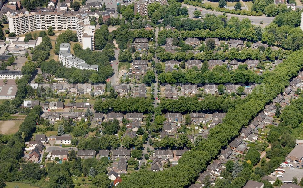 Aerial photograph Duisburg - View of a residential area in Duisburg in the state North Rhine-Westphalia