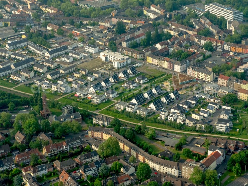 Gelsenkirchen from above - Single-family and multi-family residential area of settlement along Hainbuchenstrasse and Haselbaumstrasse in Gelsenkirchen in the state North Rhine-Westphalia, Germany