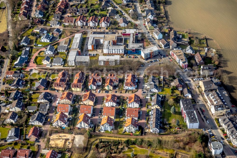 Hattingen from above - Residential area of a??a??a single-family housing estate and aging home in the district Niederwenigern in Hattingen in the federal state of North Rhine-Westphalia, Germany