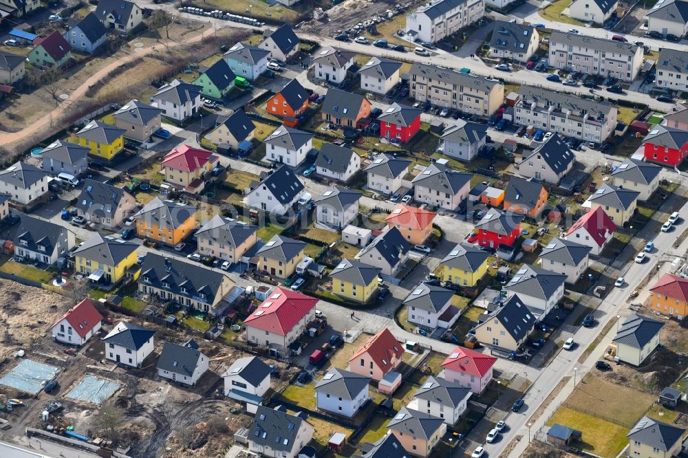 Berlin from the bird's eye view: Single-family residential area of settlement on Arturweg - Pilgroner Strasse in the district Mahlsdorf in Berlin, Germany