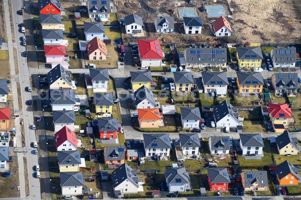 Berlin from above - Single-family residential area of settlement on Arturweg - Pilgroner Strasse in the district Mahlsdorf in Berlin, Germany