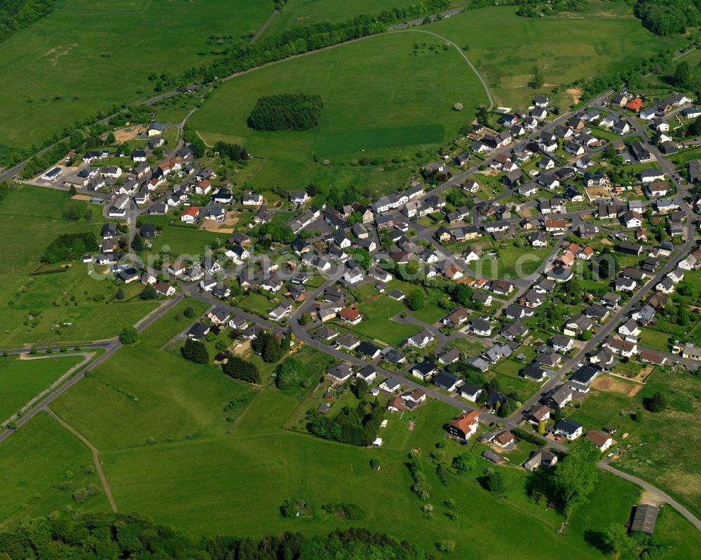 Bellingen from above - Single-family residential area of settlement in Bellingen in the state Rhineland-Palatinate