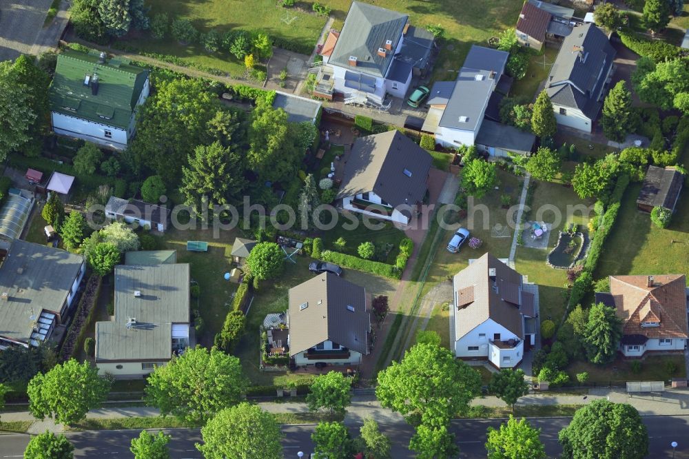 Berlin from the bird's eye view: Single-family residential area of settlement in Berlin in Germany