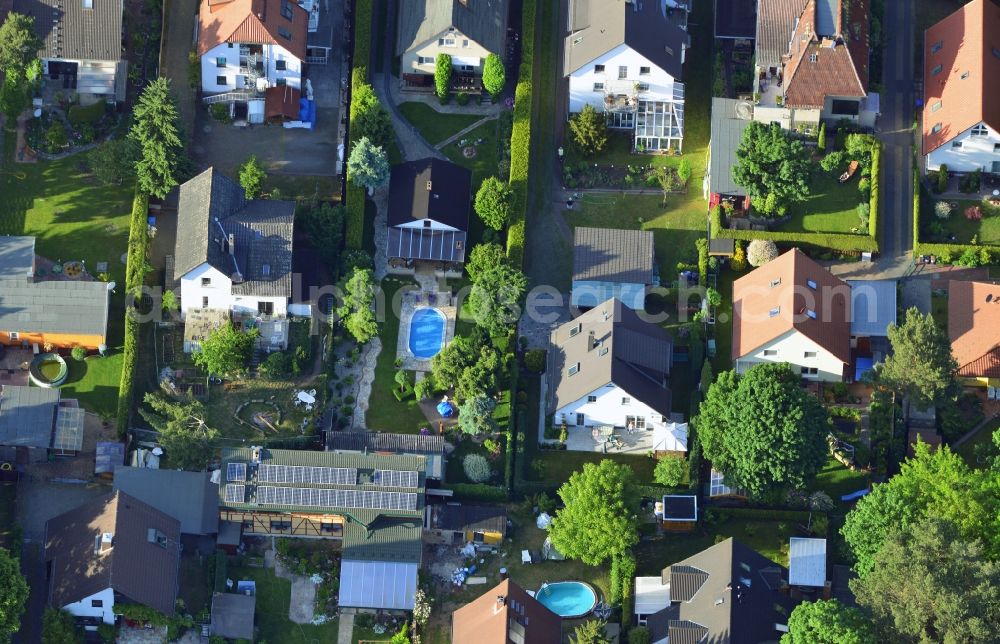 Berlin from the bird's eye view: Single-family residential area of settlement in Berlin in Germany