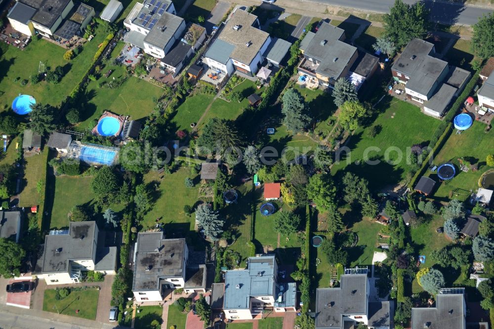 Aerial image Berlin - Single-family residential area of settlement in Berlin in Germany