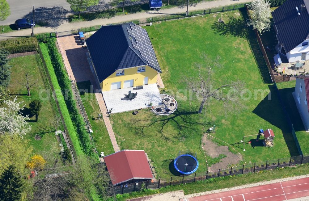 Aerial image Berlin Kaulsdorf - Single family house residential area at the Bergedorfer road in 12621 BERLIN Kaulsdorf south