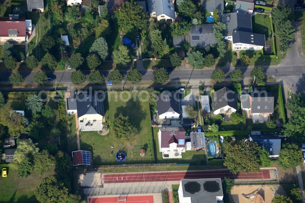 Aerial photograph Berlin Kaulsdorf - Single family house residential area at the Bergedorfer road in 12621 BERLIN Kaulsdorf south