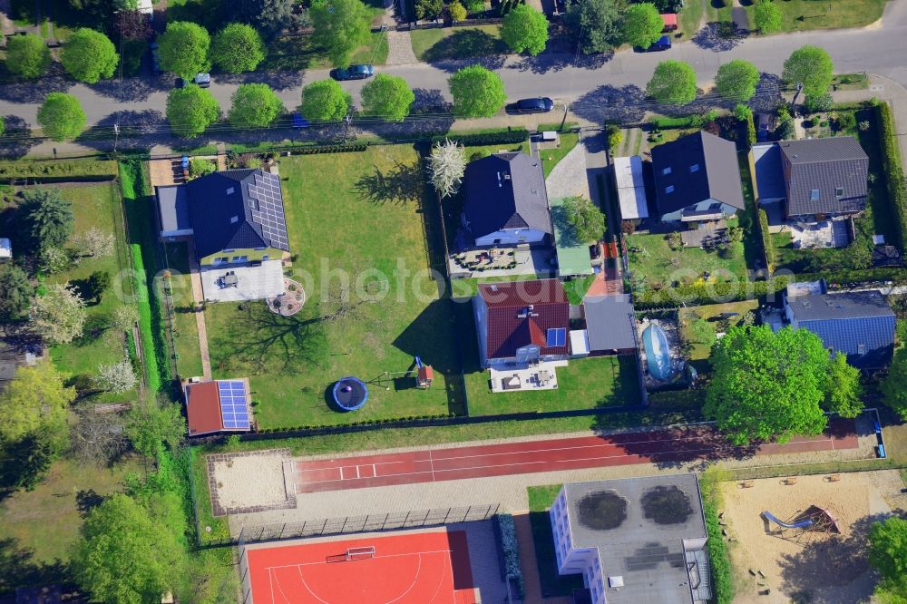 Aerial image Berlin - Single family house residential area at the Bergedorfer road in 12621 BERLIN Kaulsdorf south