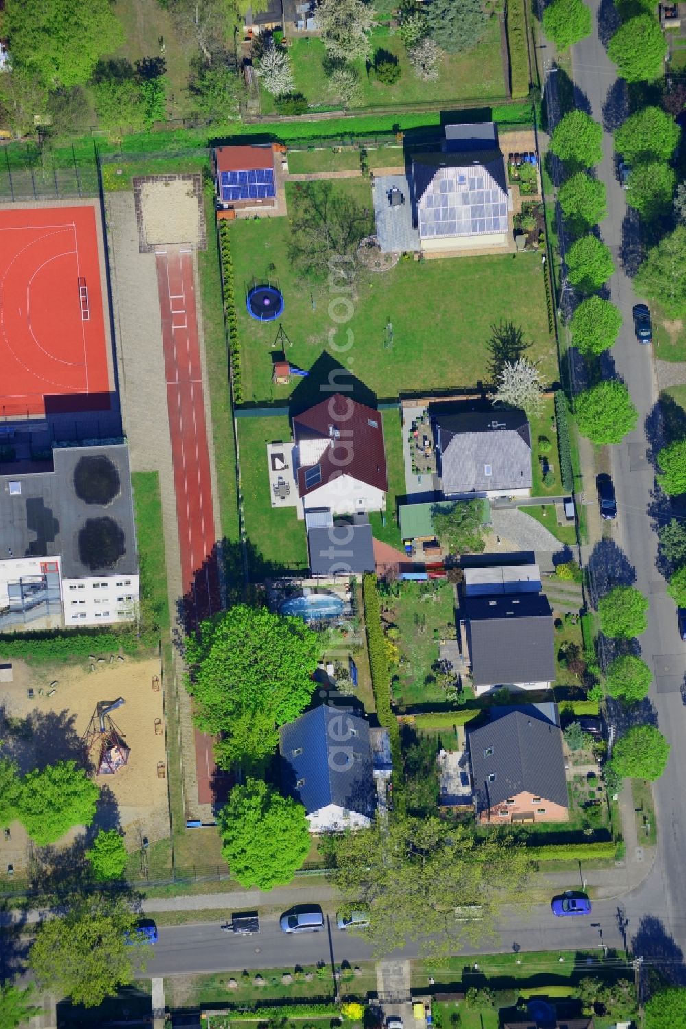 Berlin from the bird's eye view: Single family house residential area at the Bergedorfer road in 12621 BERLIN Kaulsdorf south