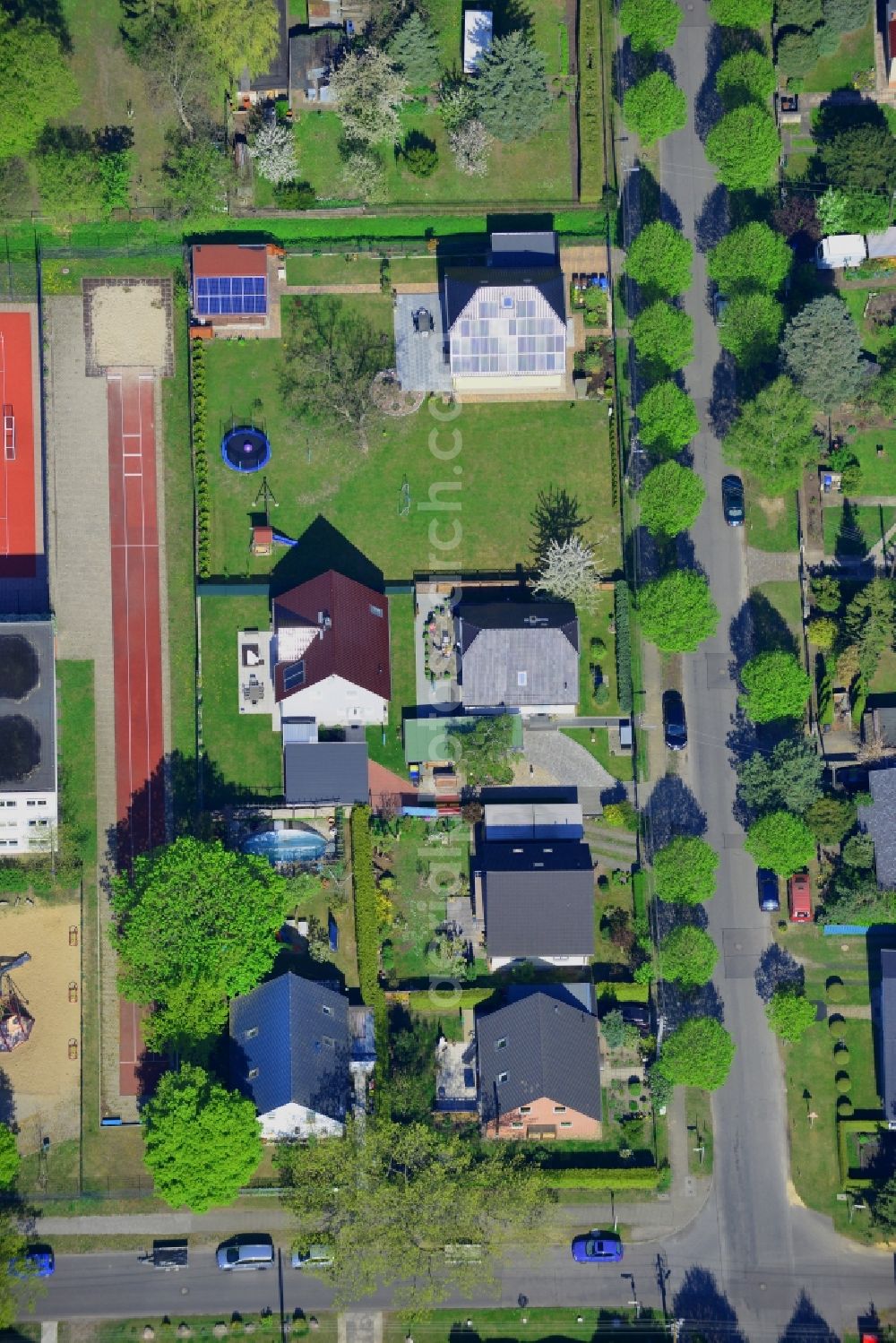 Aerial image Berlin - Single family house residential area at the Bergedorfer road in 12621 BERLIN Kaulsdorf south