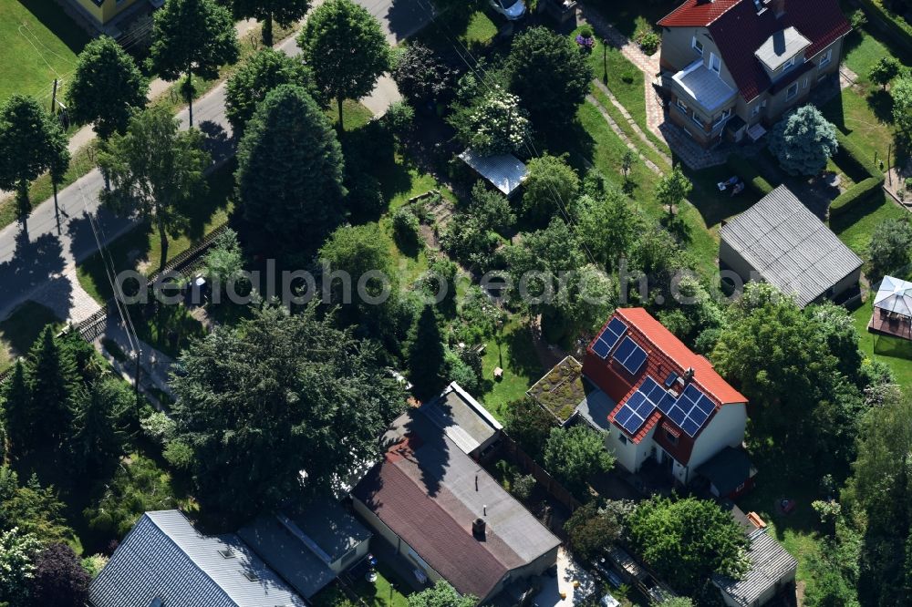 Berlin from the bird's eye view: Single family house residential area at the Bergedorfer road in 12621 BERLIN Kaulsdorf south