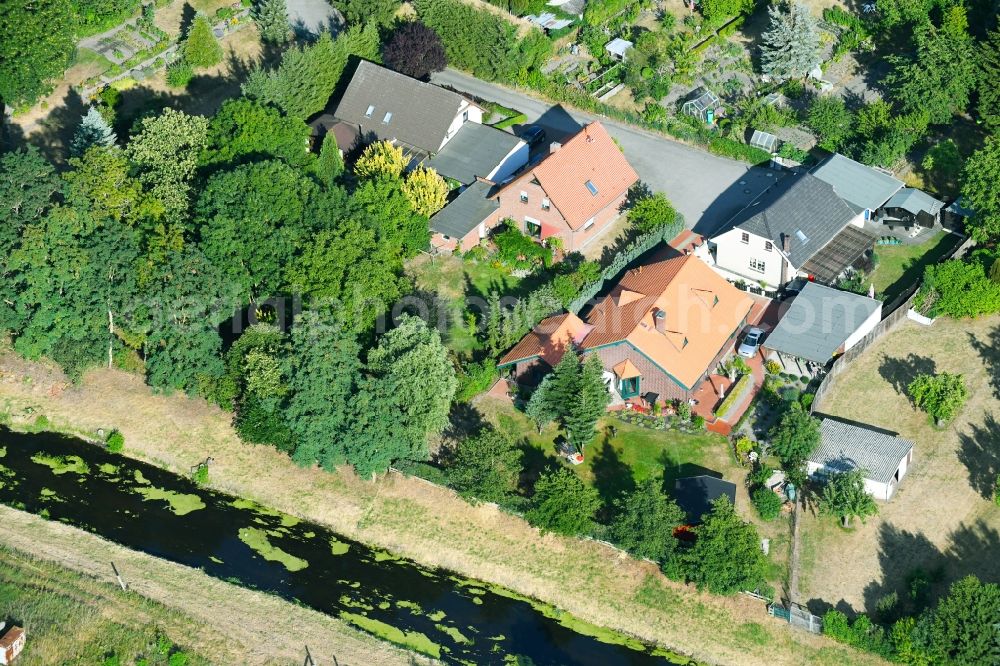 Osterburg (Altmark) from above - Single-family residential area of settlement An der Bleiche in Osterburg (Altmark) in the state Saxony-Anhalt, Germany