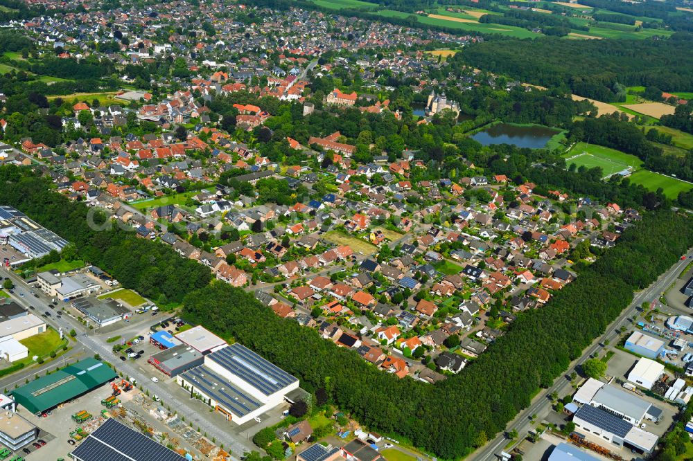 Borken from the bird's eye view: Residential area of single-family settlement on street Hans-Holbein-Weg in Borken in the state North Rhine-Westphalia, Germany