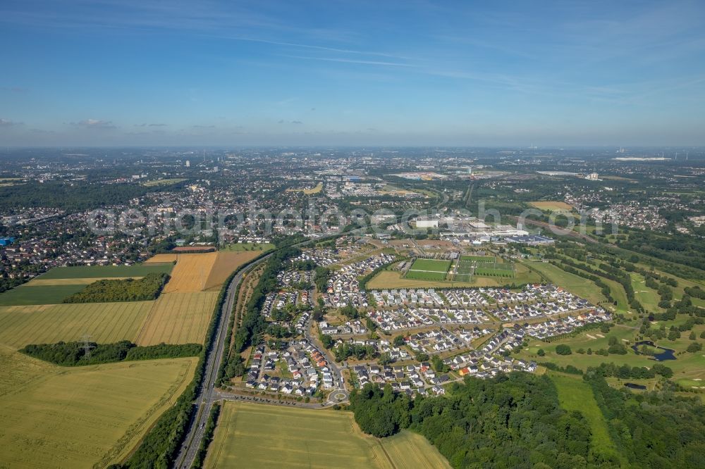 Dortmund from the bird's eye view: Single-family residential area of settlement Brackeler Feld in the district Brackel in Dortmund in the state North Rhine-Westphalia, Germany