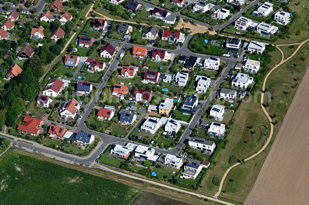 Aerial image Braunschweig - Single-family residential area of settlement on street Rischauer Moor in the district Lehndorf-Watenbuettel in Brunswick in the state Lower Saxony, Germany