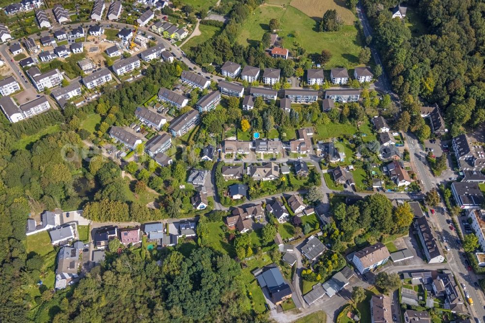 Aerial photograph Schwelm - Single-family residential area of settlement Am Brunnenhof - Boellingweg in the district Oelkinghausen in Schwelm in the state North Rhine-Westphalia, Germany