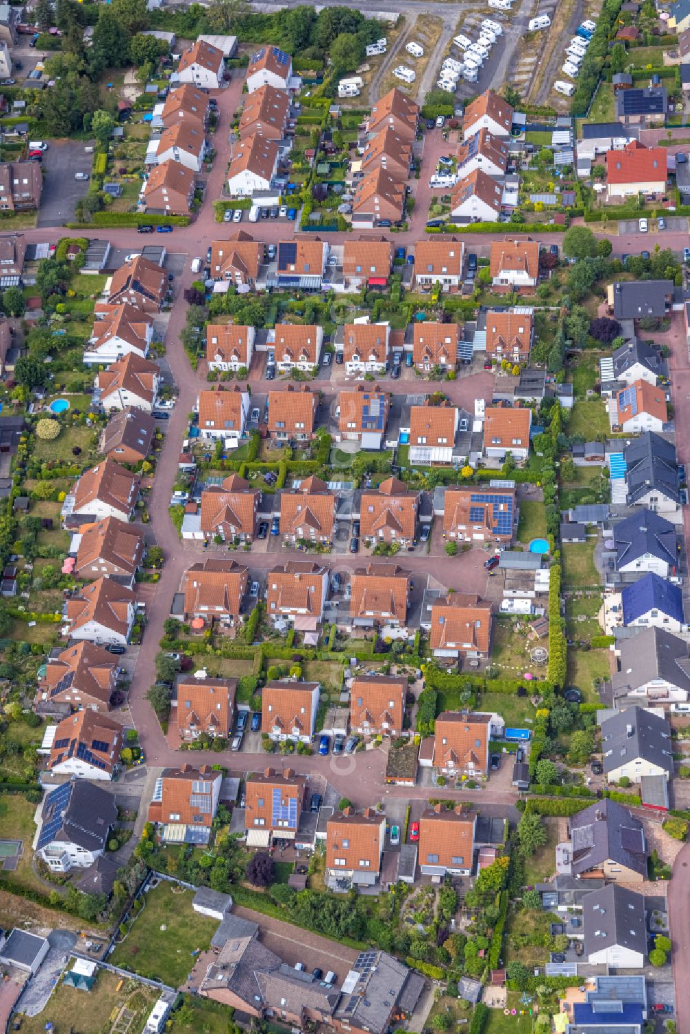 Aerial image Castrop-Rauxel - Single-family residential area of settlement on street Messenkamp in Castrop-Rauxel at Ruhrgebiet in the state North Rhine-Westphalia, Germany