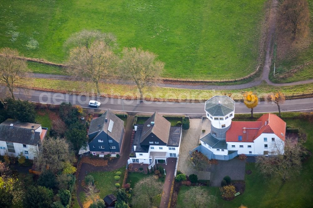 Voerde (Niederrhein) from the bird's eye view: Single-family residential area of settlement Dammstrasse in the district Goetterswickerhamm in Voerde (Niederrhein) in the state North Rhine-Westphalia