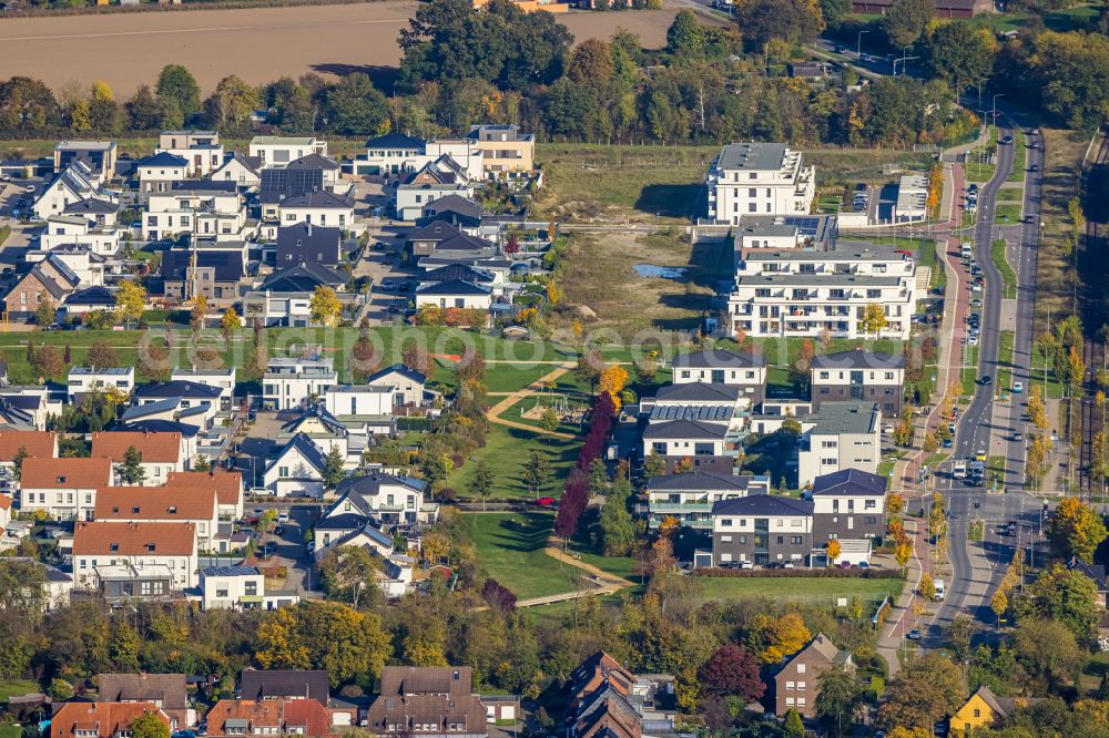 Neukirchen-Vluyn from the bird's eye view: Single-family residential area Dicksche Heide in Neukirchen-Vluyn in the state of North Rhine-Westphalia