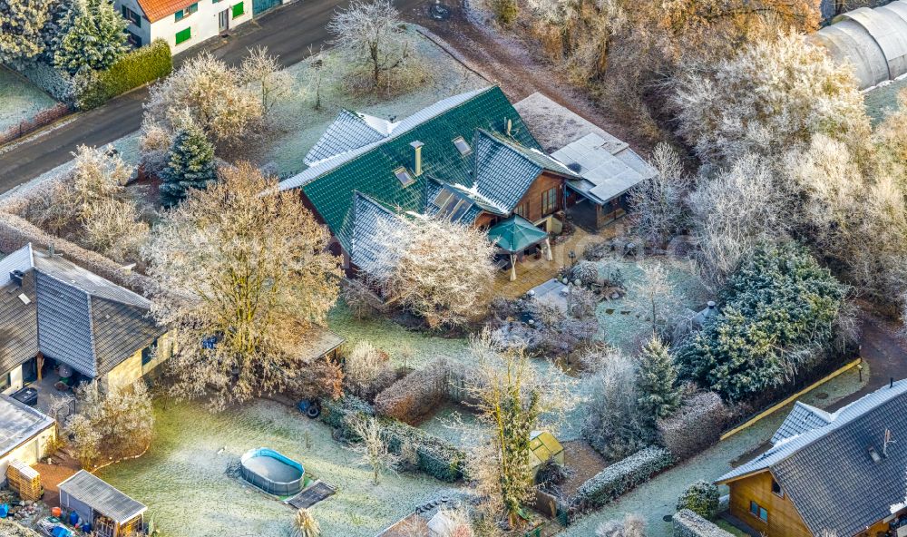 Drechen from above - Single-family residential area of settlement on street Goldbrinkstrasse in Drechen at Ruhrgebiet in the state North Rhine-Westphalia, Germany